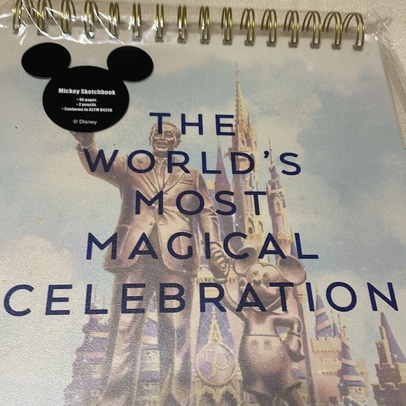 Brand New Walt Disney World  50th Mickey Sketchbook‎ - Picture 3 of 7